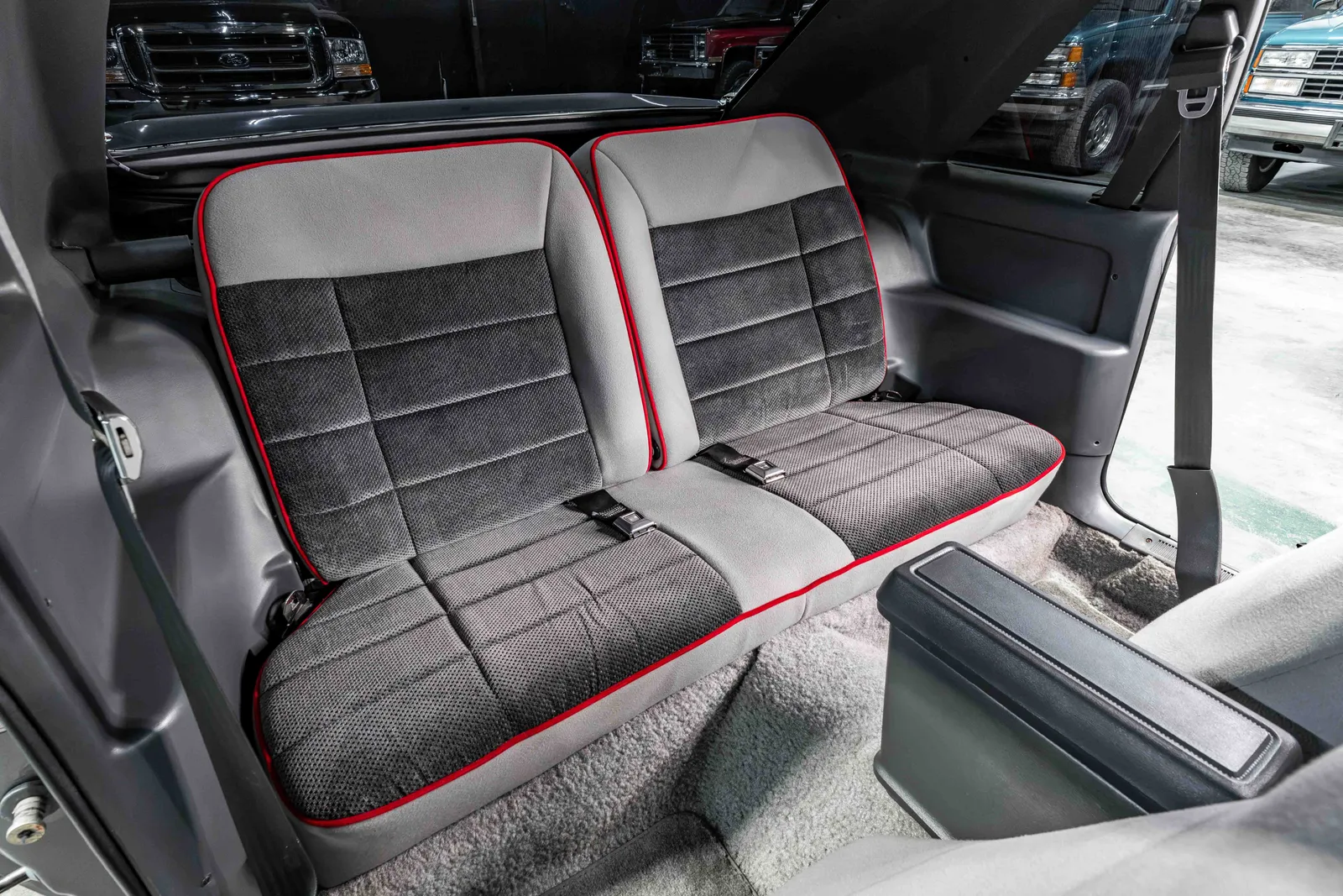 1985-Ford-Mustang-Medium Charcoal Metallic-127944--50.jpg